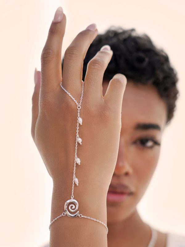 Aura Pearl Hand Chain Sale - Image 5